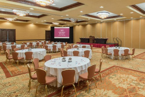 Albuquerque Crowne Plaza an IHG Hotel - image 14