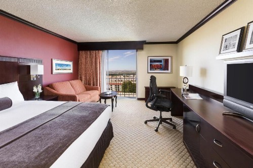 Albuquerque Crowne Plaza an IHG Hotel - image 2