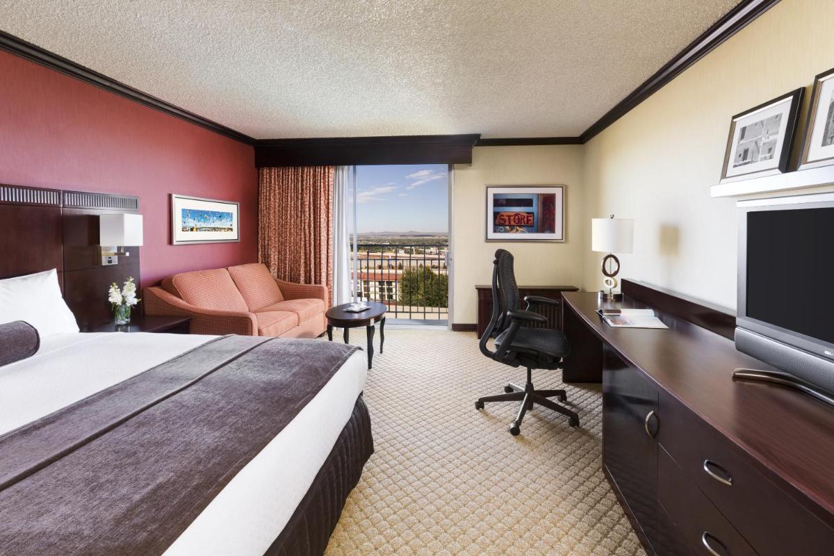 Albuquerque Crowne Plaza an IHG Hotel - image 2