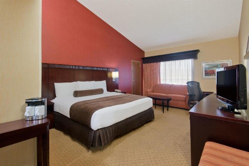 Albuquerque Crowne Plaza an IHG Hotel - image 5