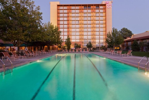 Albuquerque Crowne Plaza an IHG Hotel - image 8