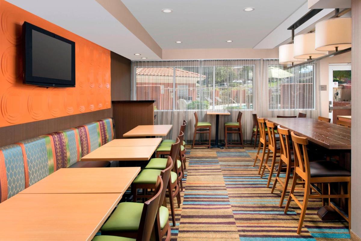 Fairfield Inn & Suites by Marriott Albuquerque Airport - image 7