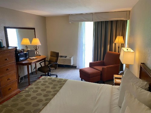 Ramada by Wyndham Albuquerque Midtown - image 27
