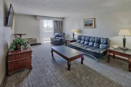 Ramada by Wyndham Albuquerque Midtown - image 48