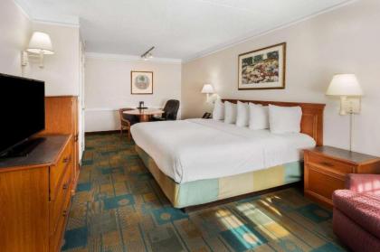La Quinta Inn by Wyndham Albuquerque Northeast - image 11