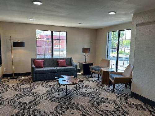 La Quinta Inn by Wyndham Albuquerque Airport - image 13