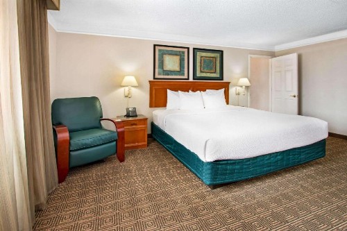 La Quinta Inn by Wyndham Albuquerque Airport - image 31
