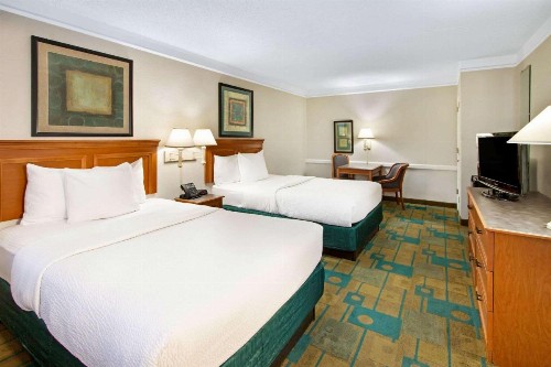 La Quinta Inn by Wyndham Albuquerque Airport - image 36