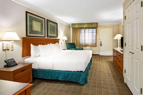 La Quinta Inn by Wyndham Albuquerque Airport - image 39