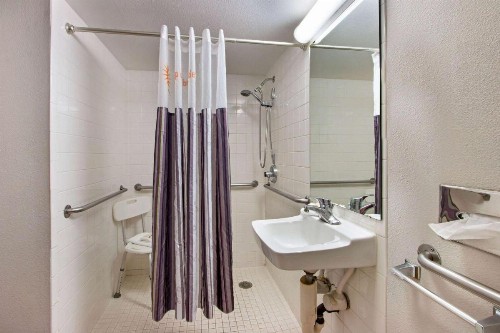 La Quinta Inn by Wyndham Albuquerque Airport - image 40