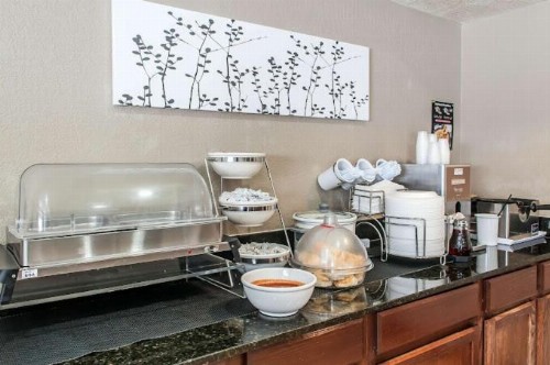 Sleep Inn Albuquerque Airport - image 10