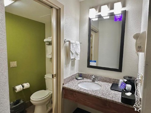 Sleep Inn Albuquerque Airport - image 4