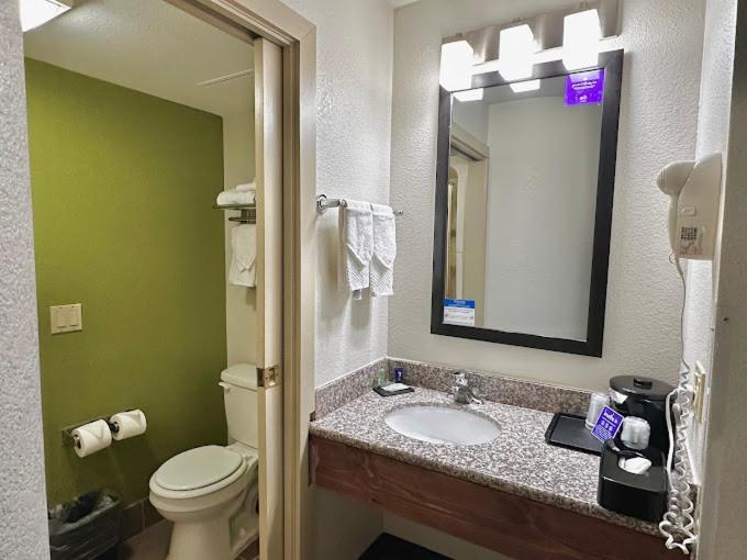 Sleep Inn Albuquerque Airport - image 4