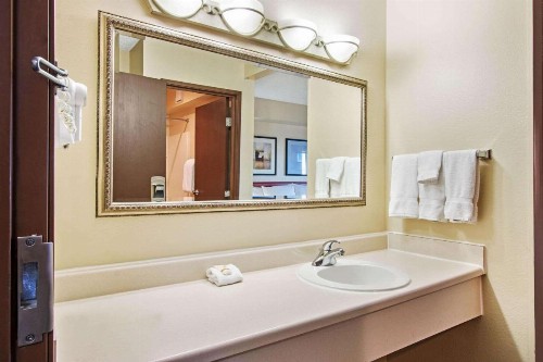 La Quinta by Wyndham Albuquerque Journal Ctr NW - image 11
