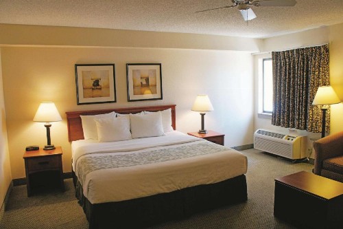 La Quinta by Wyndham Albuquerque Journal Ctr NW - image 20