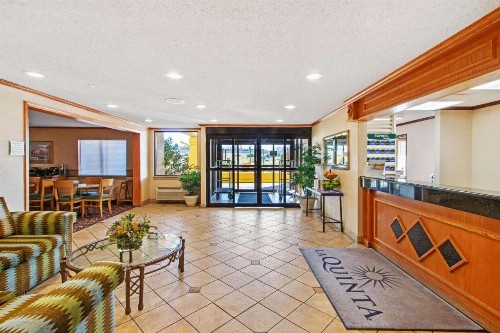 La Quinta by Wyndham Albuquerque Journal Ctr NW - image 3