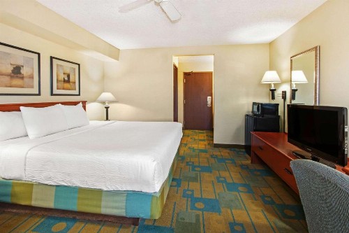 La Quinta by Wyndham Albuquerque Journal Ctr NW - image 8