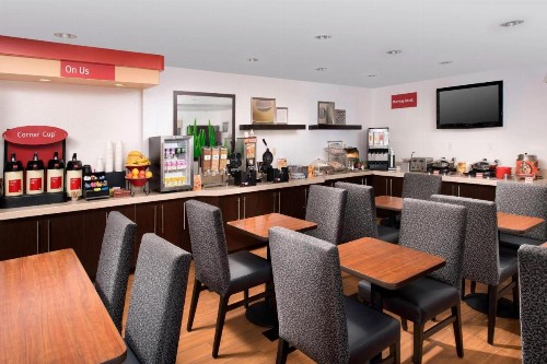 TownePlace Suites by Marriott Albuquerque Airport - image 10