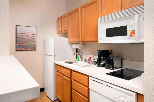 TownePlace Suites by Marriott Albuquerque Airport - image 13