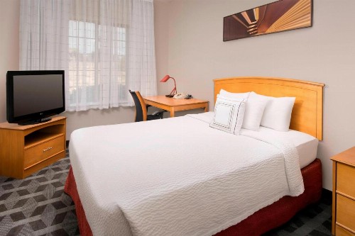 TownePlace Suites by Marriott Albuquerque Airport - image 17