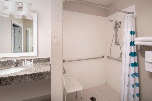 TownePlace Suites by Marriott Albuquerque Airport - image 9