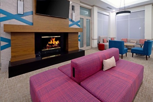 Hilton Garden Inn Albuquerque Airport - image 2