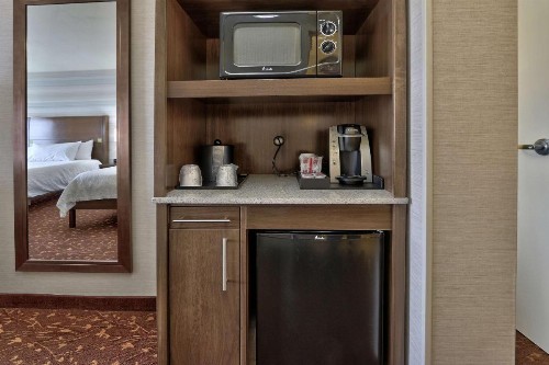 Hilton Garden Inn Albuquerque Airport - image 4