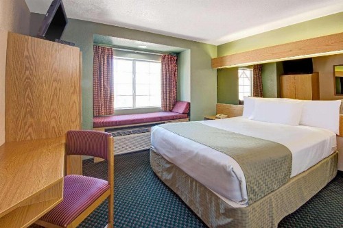 Microtel Inn & Suites By Wyndham Albuquerque West - image 7