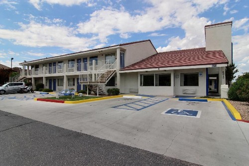 Motel 6-Albuquerque NM - Coors Road - image 3