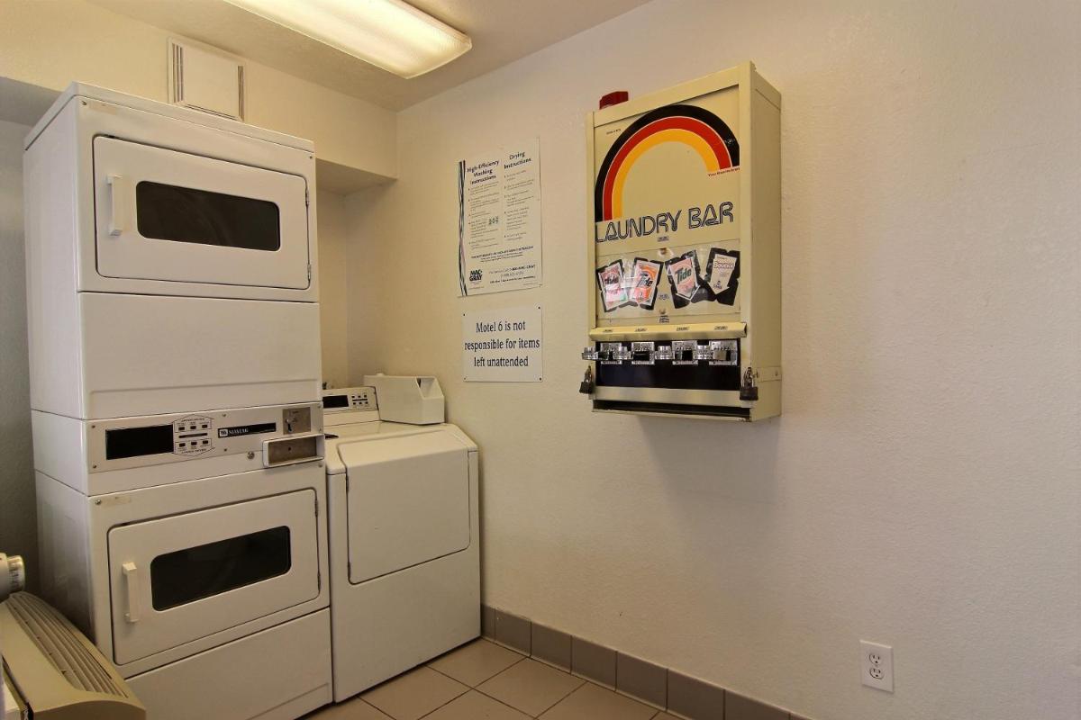 Motel 6-Albuquerque NM - Coors Road - image 5