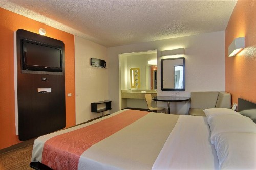 Motel 6-Albuquerque NM - Coors Road - image 9