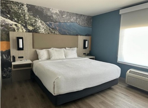 La Quinta Inn & Suites by Wyndham Albuquerque Midtown - image 14