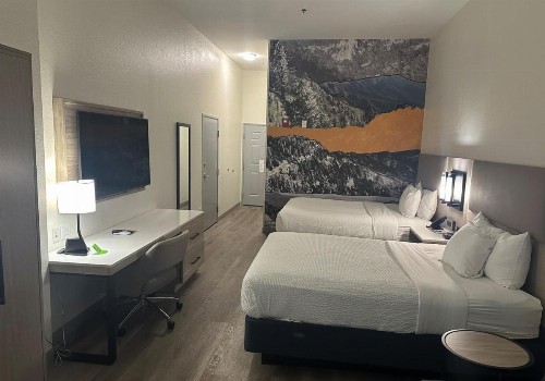 La Quinta Inn & Suites by Wyndham Albuquerque Midtown - image 2