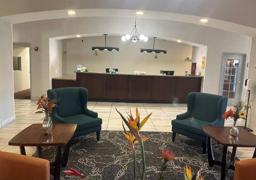 La Quinta Inn & Suites by Wyndham Albuquerque Midtown - image 24