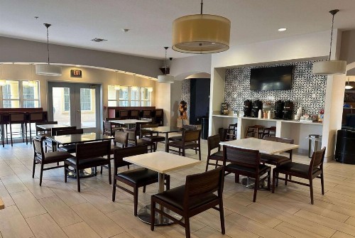 La Quinta Inn & Suites by Wyndham Albuquerque Midtown - image 38