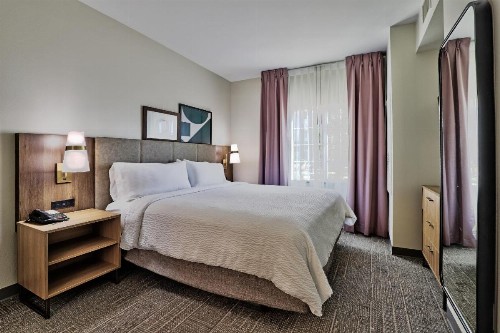 Staybridge Suites - Albuquerque Airport an IHG Hotel - image 7