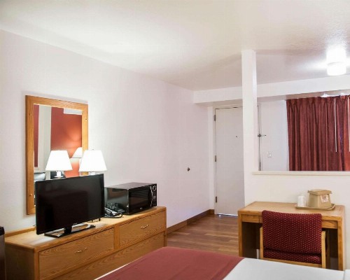 Econo Lodge Old Town Albuquerque - image 19