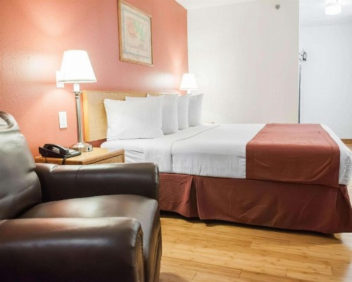 Econo Lodge Old Town Albuquerque - image 8