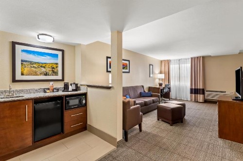 Comfort Inn & Suites Albuquerque Downtown - image 20