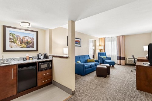 Comfort Inn & Suites Albuquerque Downtown - image 22