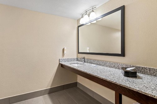 Comfort Inn & Suites Albuquerque Downtown - image 31