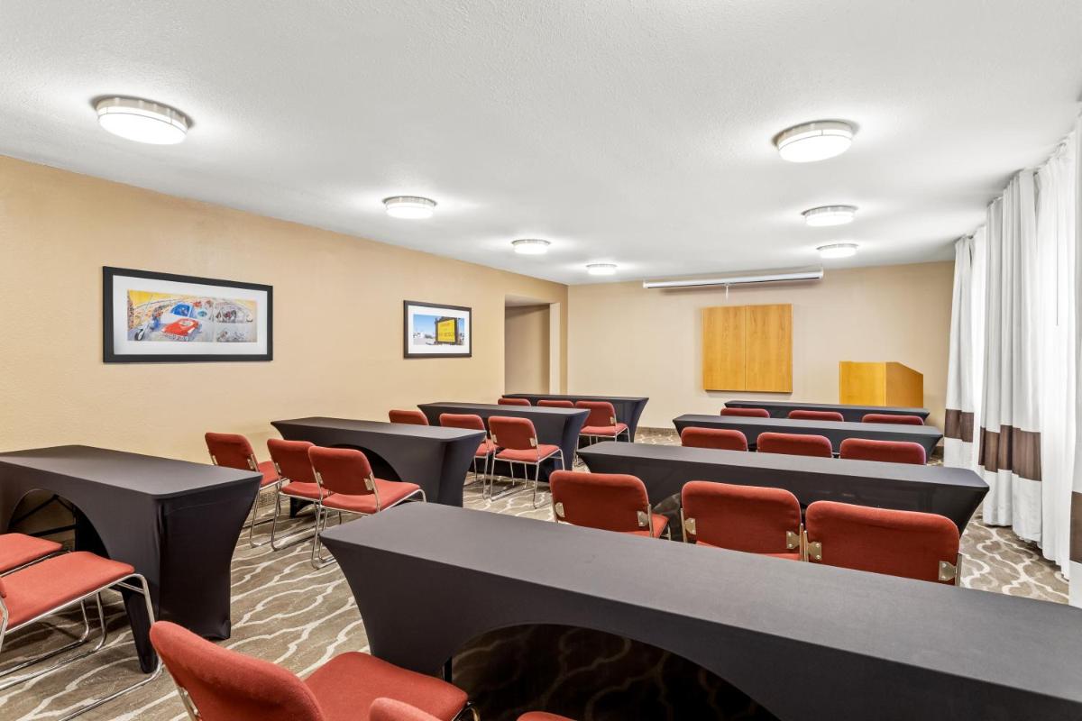Comfort Inn & Suites Albuquerque Downtown - image 4