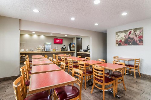 Red Roof Inn Albuquerque - Midtown - image 9