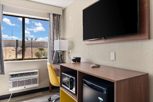 The Ambassador Inn - image 12