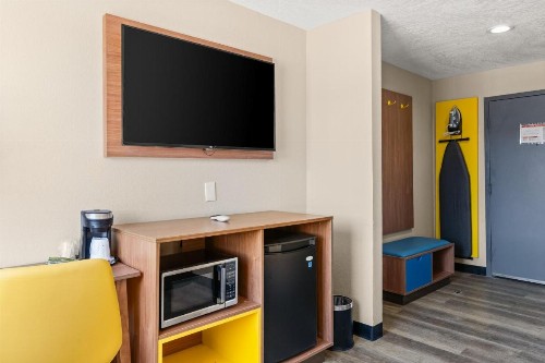 The Ambassador Inn - image 13