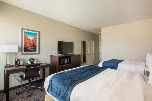 Baymont by Wyndham Albuquerque Airport - image 17