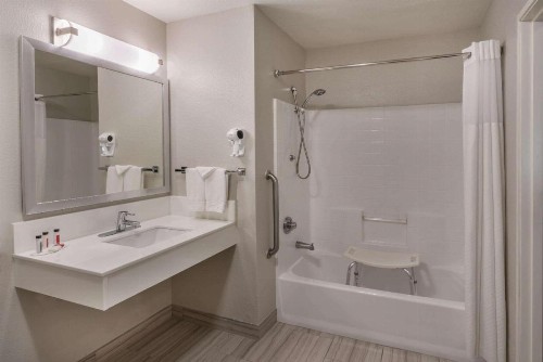 Baymont by Wyndham Albuquerque Airport - image 21