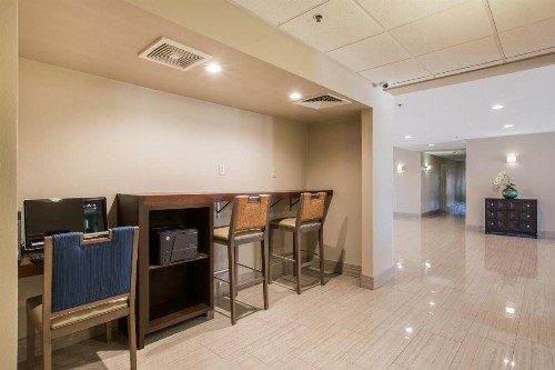 Baymont by Wyndham Albuquerque Airport - image 3