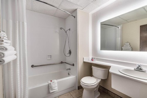 Howard Johnson by Wyndham Albuquerque Midtown - image 22