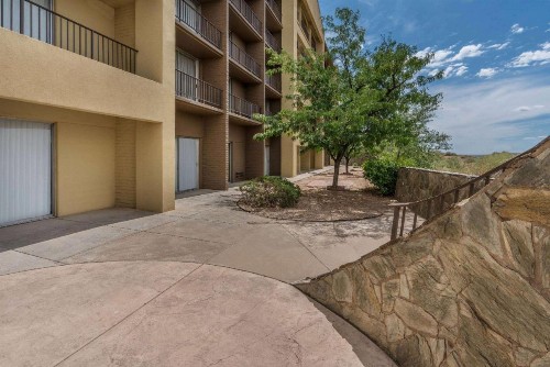 Howard Johnson by Wyndham Albuquerque Midtown - image 27